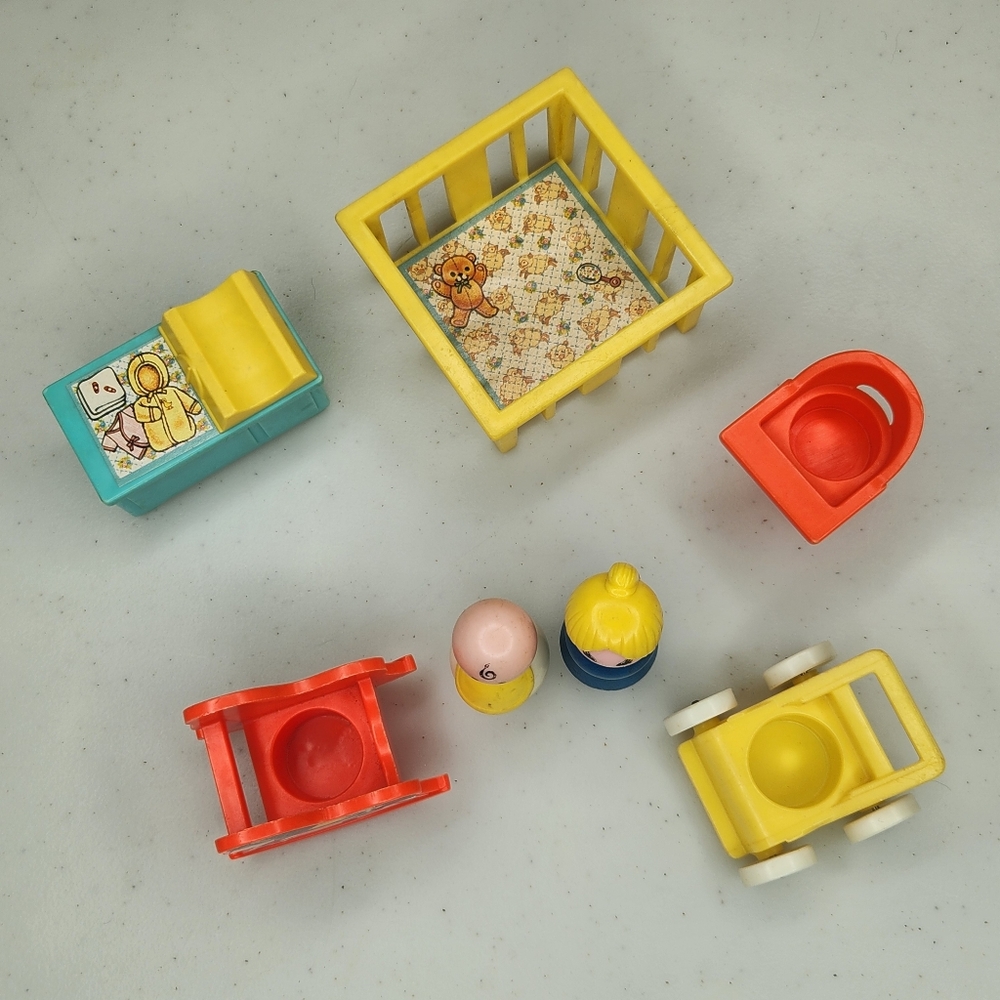 Vintage Fisher Price Little People Toy Set with Figures and Accessories 70s - Picture 2 of 3